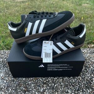 adidas Samba Leather Black White Gum Sole Men's Size 9 women’s 10.5